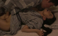 大宮涼香が息子に夜這いされ子宮が疼いてとまらない…背徳感に溺れる母子の近親相姦FUCK！